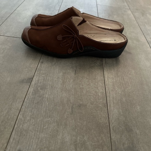 Naturalizer “Detail” Comfort Mules Suede Leather Slip On Mules 8.5 Wide Women’s - Picture 13 of 16